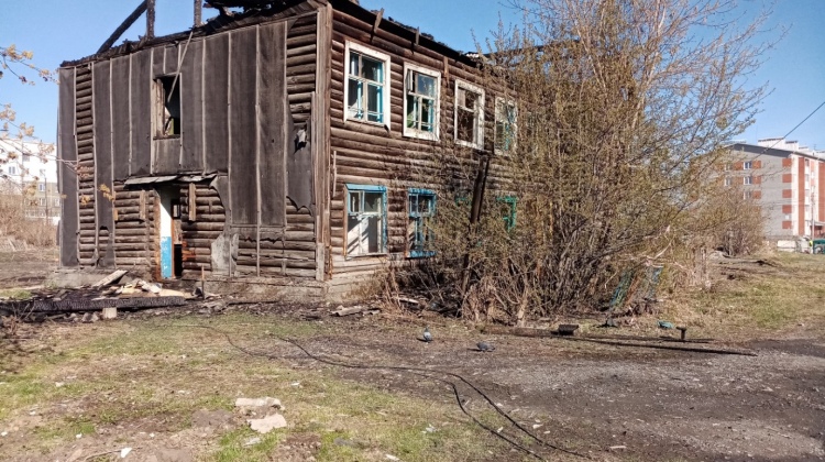 Новости ачинск сегодня последние свежие. МТТ Ачинск пожар. Бараки. Ачинск бараки. Разрушенный Барак.