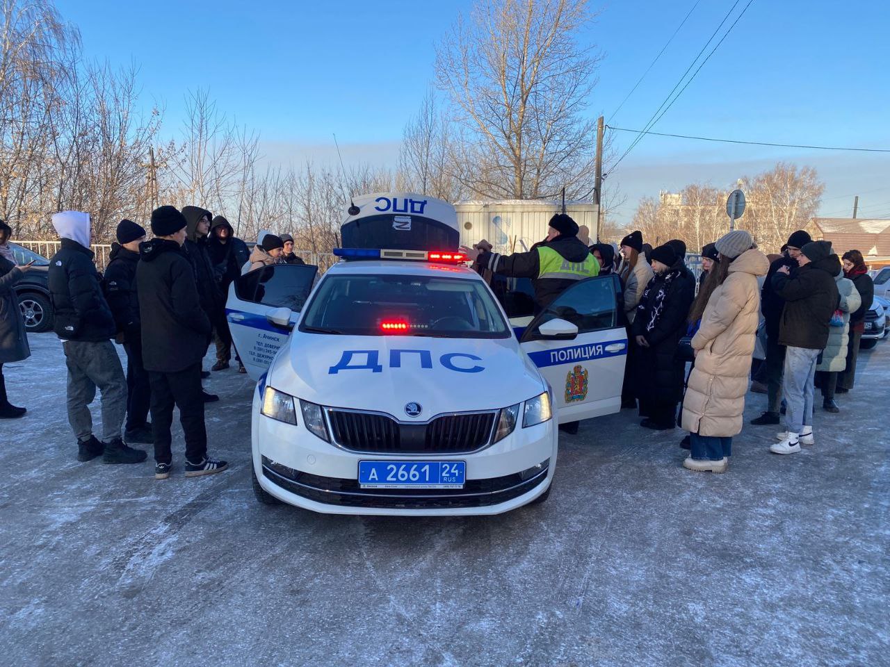 Госавтоинспекция Ачинска приняла в гостях «Студенческий десант» / Ачинск /  ЛЕНТА НОВОСТЕЙ / 24 SIBINFO