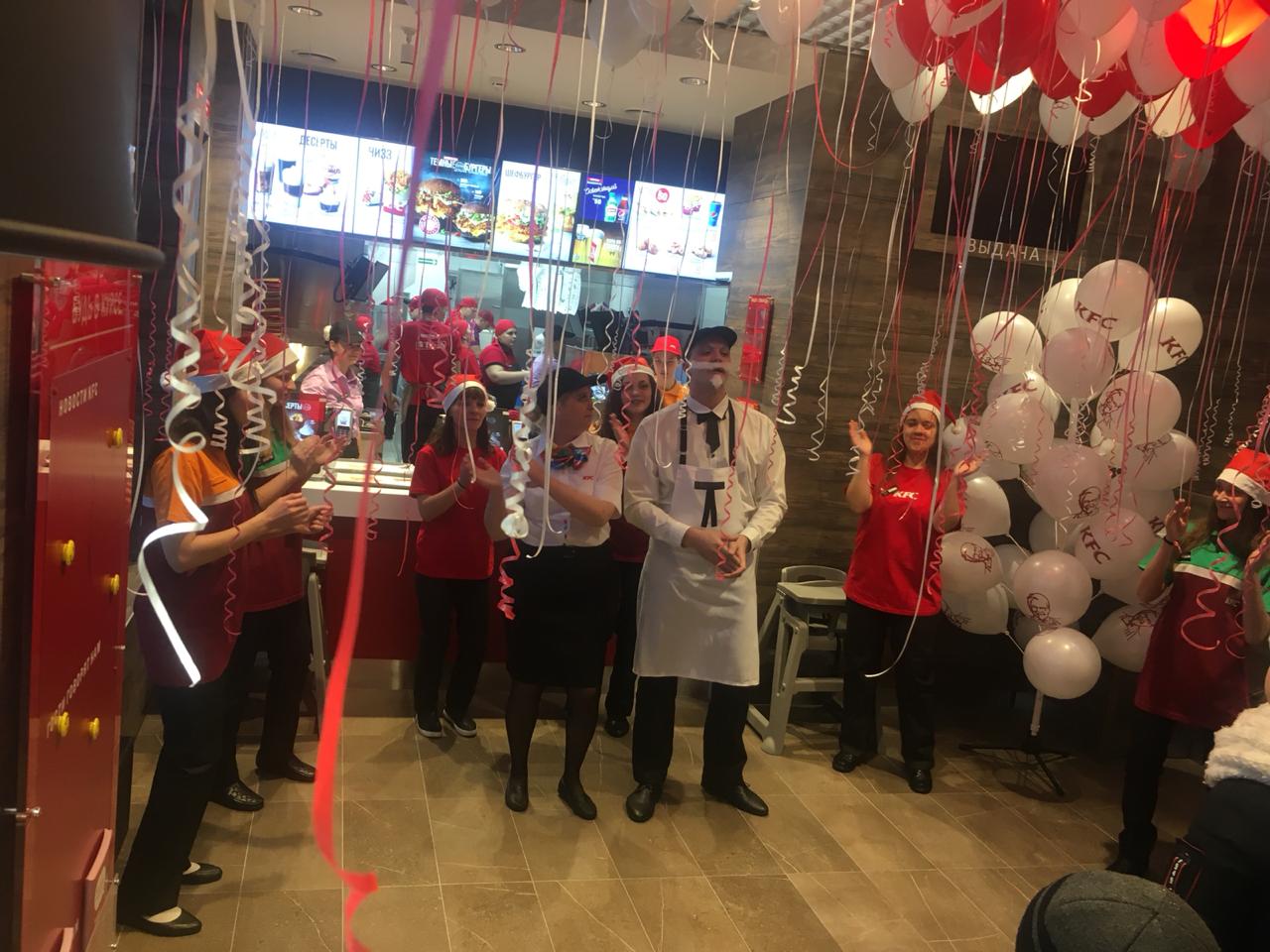 Открытие KFC в Ачинске вызвало ажиотаж среди горожан / Ачинск / ЛЕНТА  НОВОСТЕЙ / 24 SIBINFO